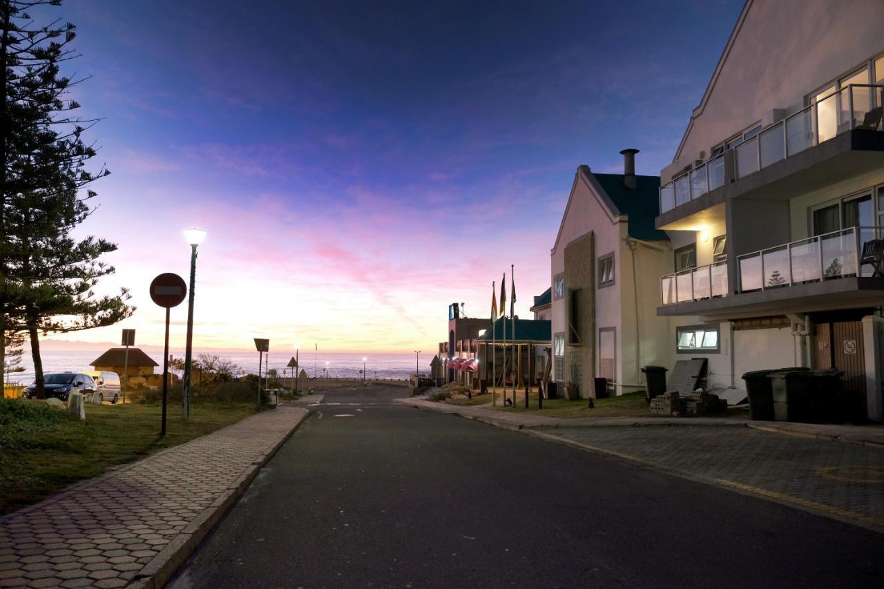 The Point Hotel & Spa Mossel Bay Exterior photo